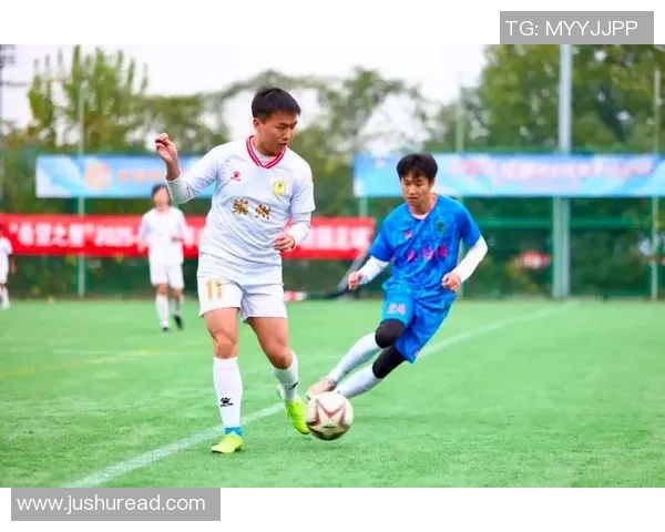 成都足球队在总决赛积分榜上以66分稳居第一名展现强劲实力