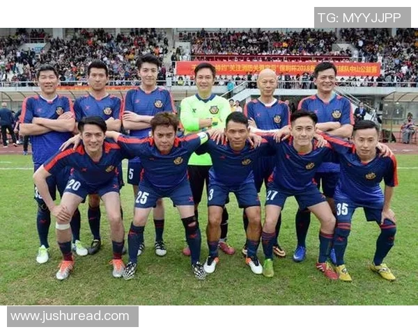 香港足球明星队重聚献唱展现团结精神与热爱足球的激情